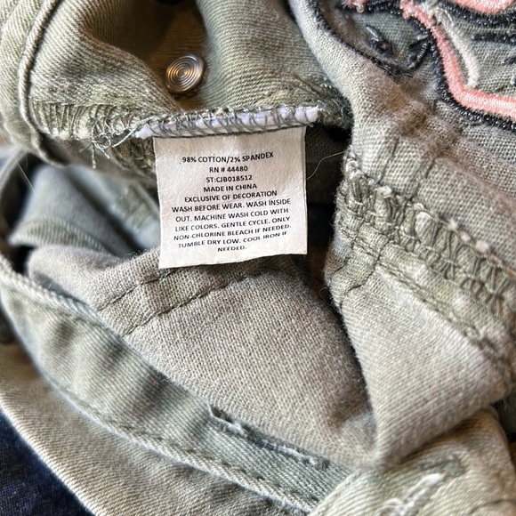 Tinsey Green Stetchy Overalls with Patches - Picture 7 of 7